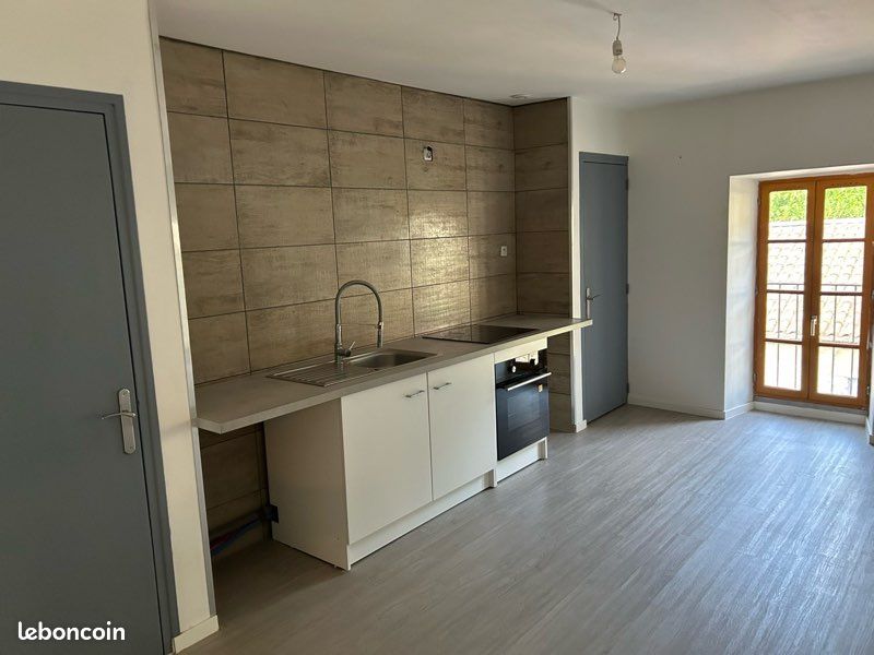 Appartement 3 pièces 57 m² · à Largentière · 57 m² · 500 €