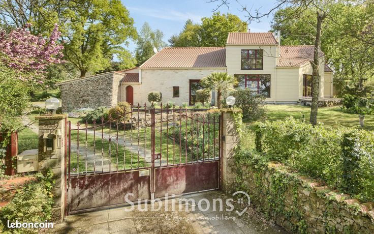 Maison 6 pièces 196 m²