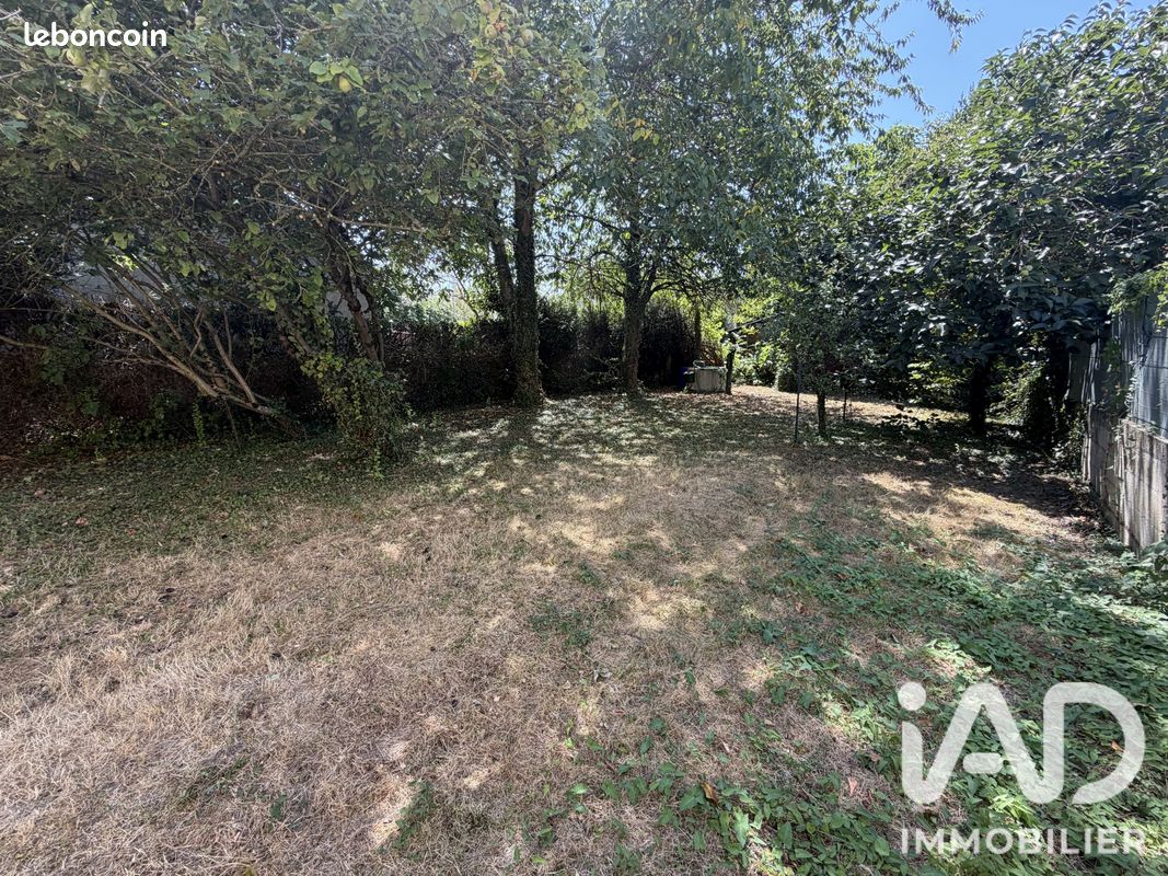 Terrain 375 m² · à Tigery · 375 m² · 165 000 €