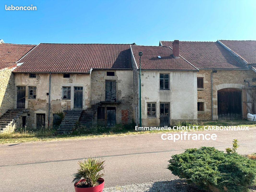 Maison 8 pièces 140 m² · à Vitteaux · 140 m² · 70 000 €
