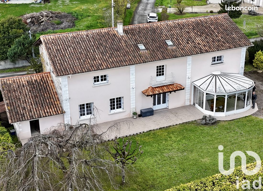 Maison 9 pièces 229 m² - Barbezieux-Saint-Hilaire 16300 (image principale 17)