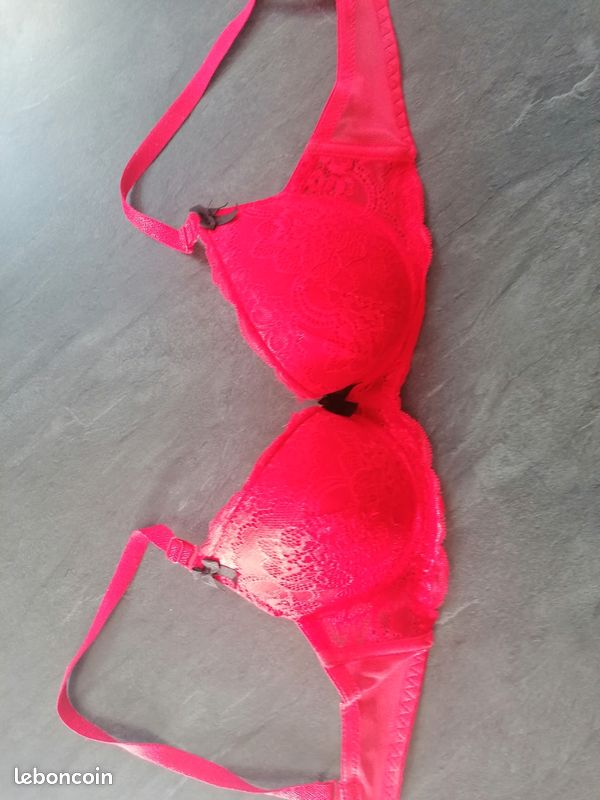 Soutien gorge rouge taille 90B (image 13)