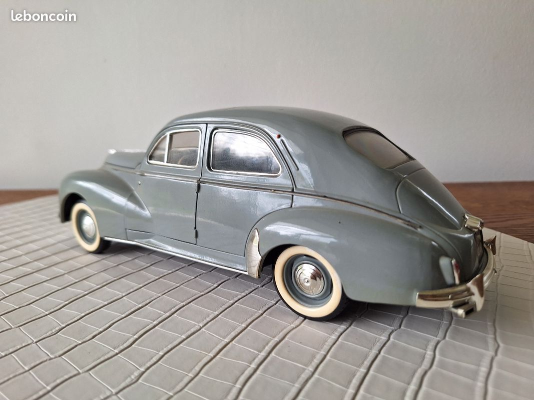 Location auto retro collection - peugeot 203 découvrable 1954