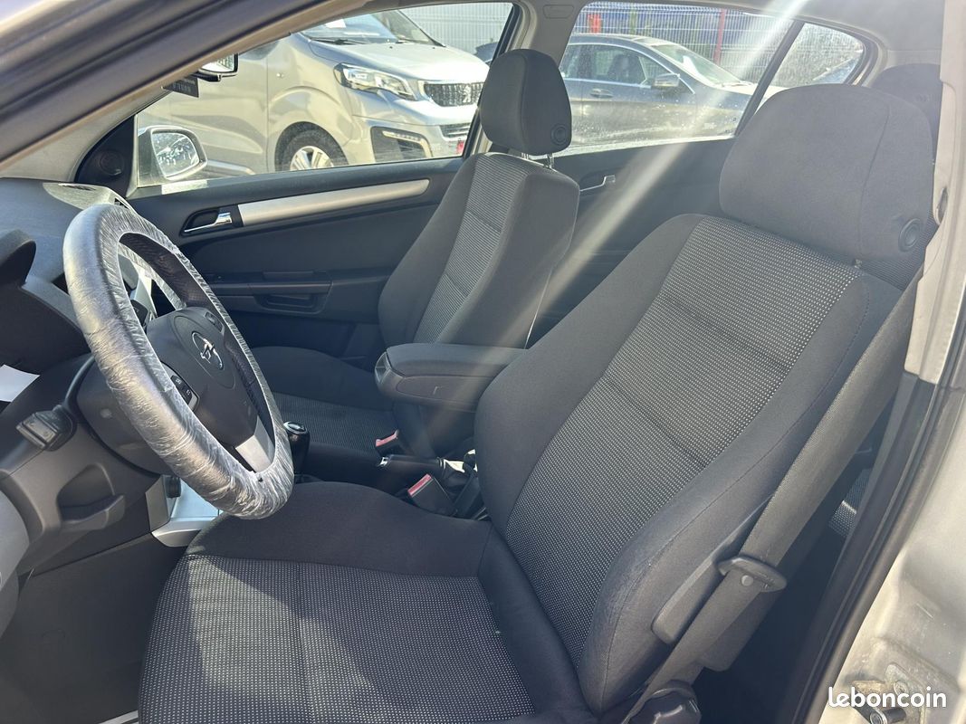 OPEL ASTRA 1.9 CDTI 120 Magnetic (image 9)