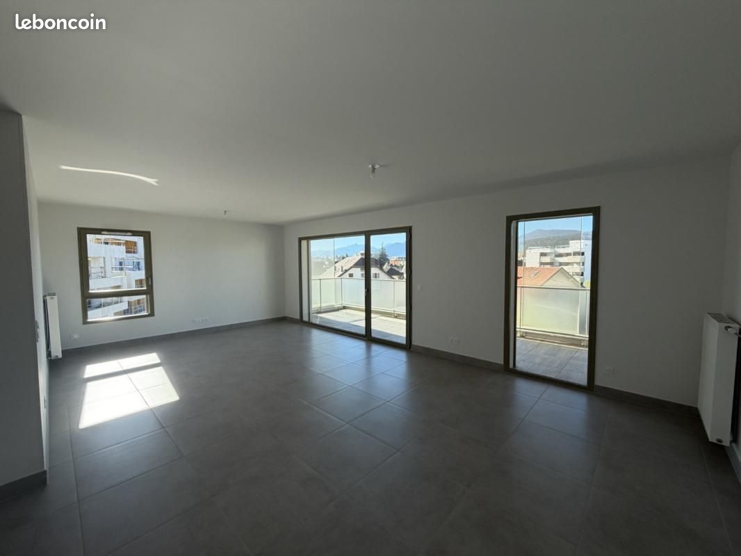 Appartement 4 pièces 97 m² · à Annecy · 97 m² · 2 440 €/mois