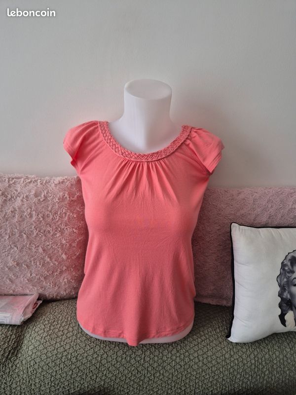 Tee-shirt 👕 femme. H&M. T : XS. Corail (image 1)