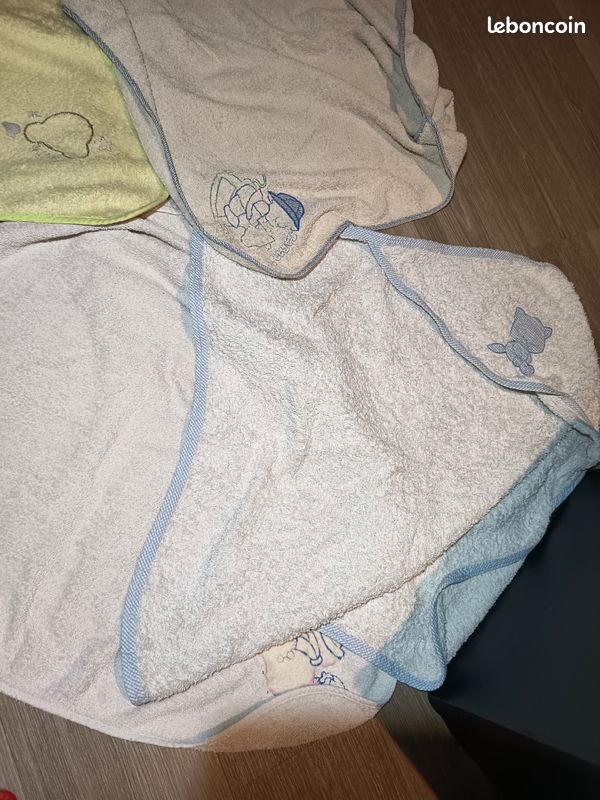 Lot Douceur Bébé – 5 Capes de Bain + Anneaux de Dentition (image 5)
