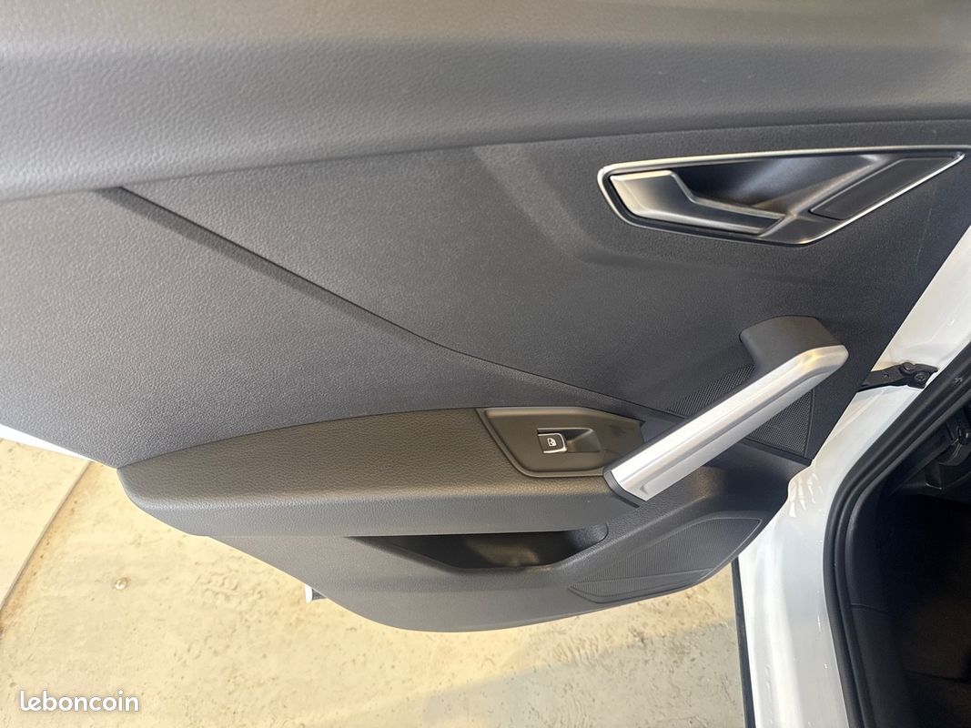 AUDI Q2 35 TFSI 150 S tronic 7 S line (image 28)