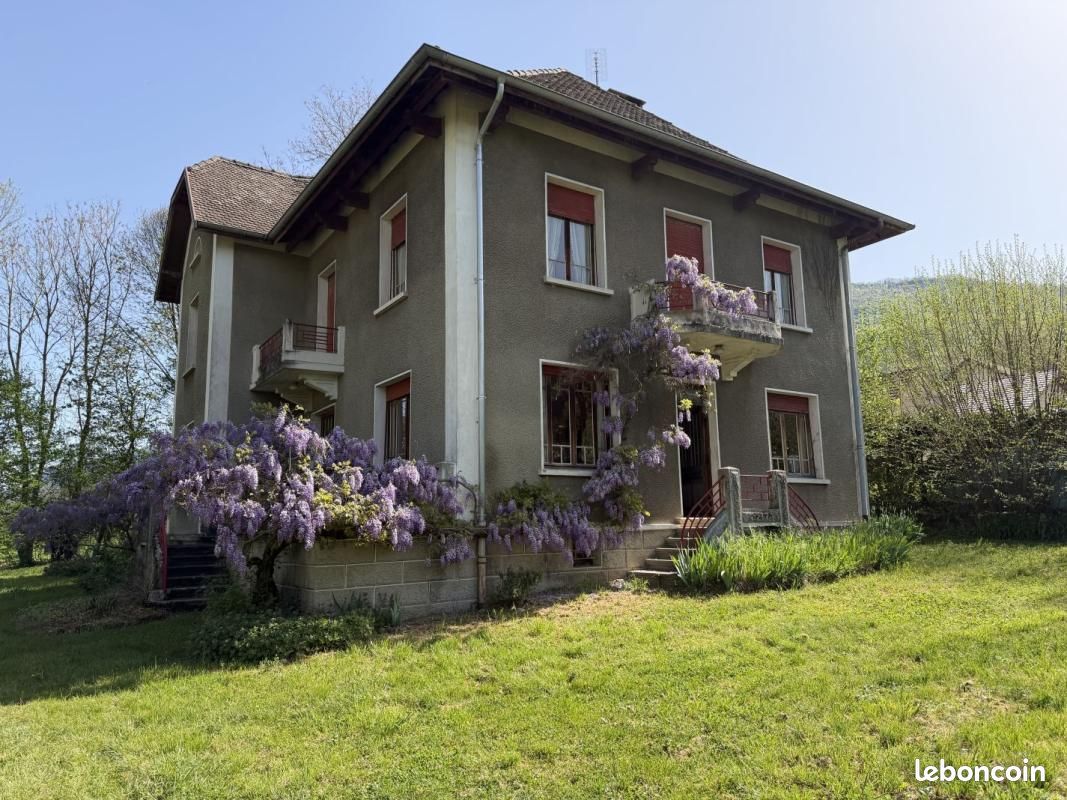 Maison 9 pièces 197 m² (image 1)
