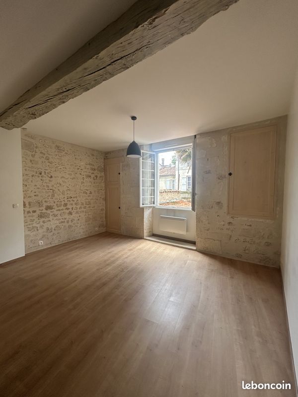 Appartement 1 pièce 31 m² · à Saintes · 31 m² · 438 €
