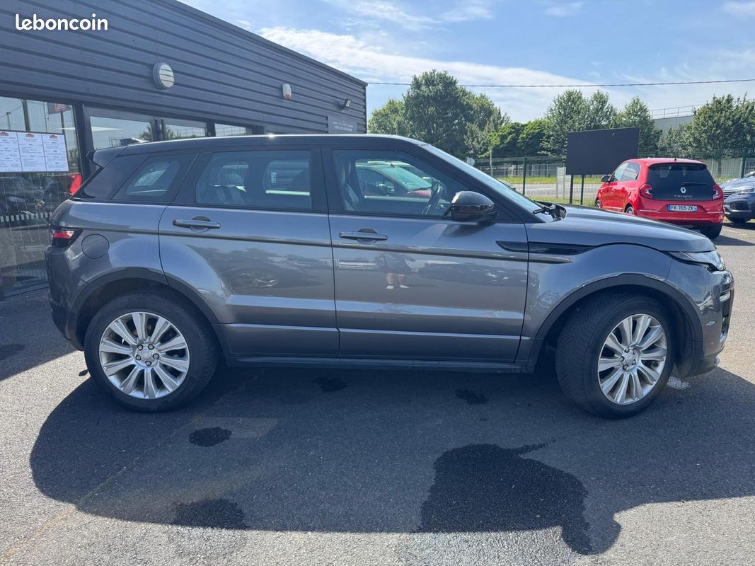 LAND ROVER RANGE ROVER EVOQUE 2.0 TD4 180cv SE Dynamic 4x4 (image 9)