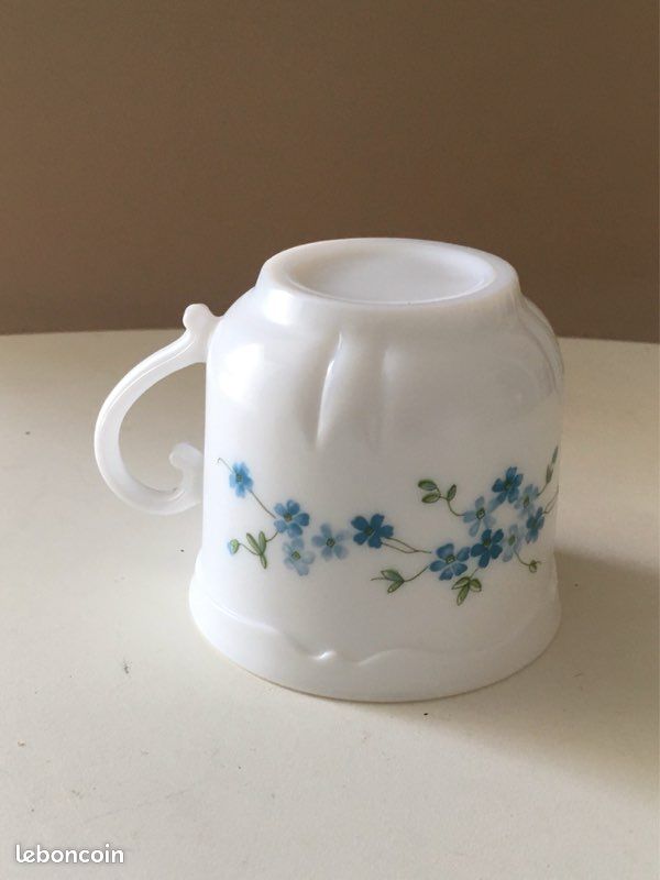 Mug arcopal myosotis d'occasion - Arts de la table