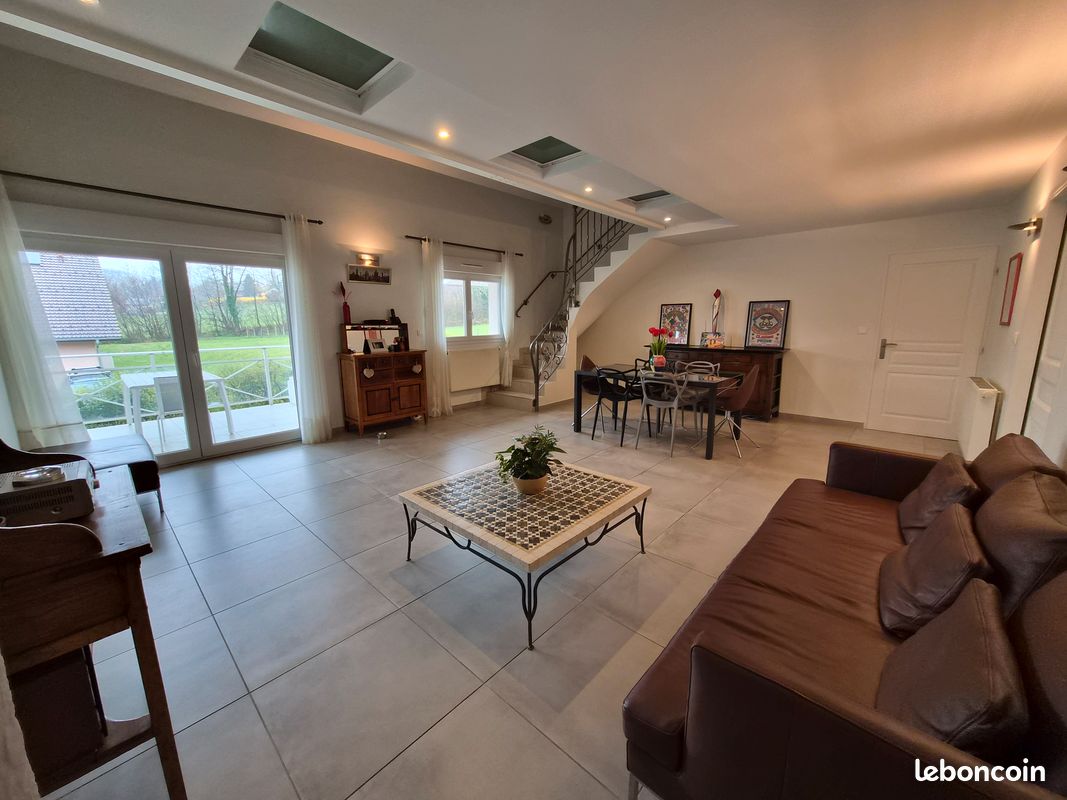 Appartement 7 pièces 150 m² · à Etaux · 150 m² · 550 000 €
