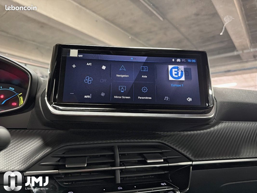 PEUGEOT 2008 Hybrid 145 e-DCS6 Style (image 14)