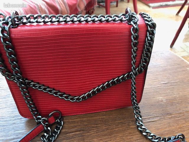 Très joli sac rouge neuf (image 3)