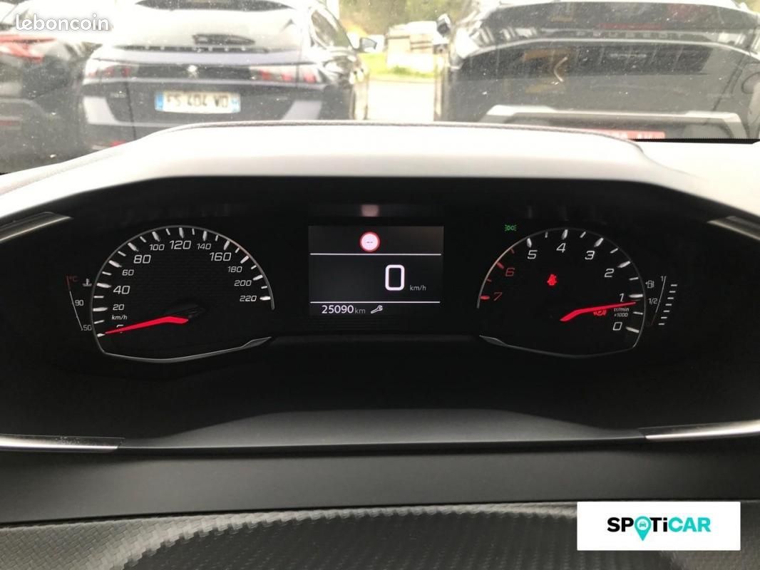 Peugeot 208 PureTech 100 S&S BVM6 Style (image 13)