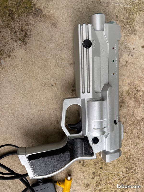 Pistolet PlayStation 1 édition limitée (image 3)