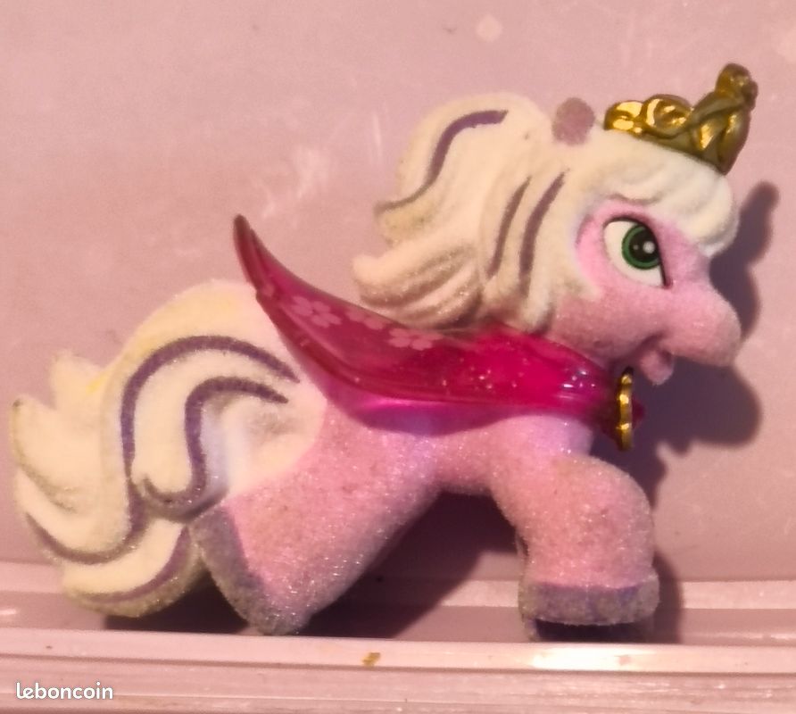 Figurines en bois, fille & poney pour les fans d'équitation