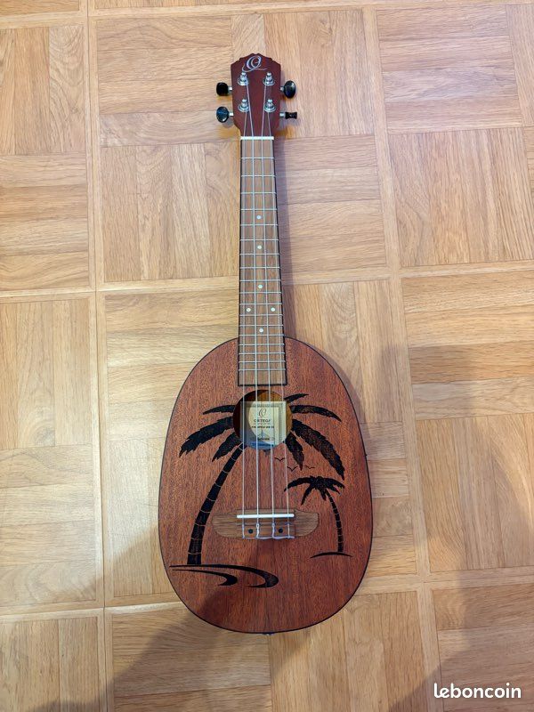 Ukulele (image 1)