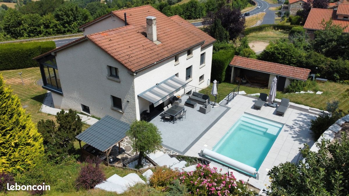 Maison 6 pièces 250 m² · à Le Puy-en-Velay · 250 m² · 449 000 €
