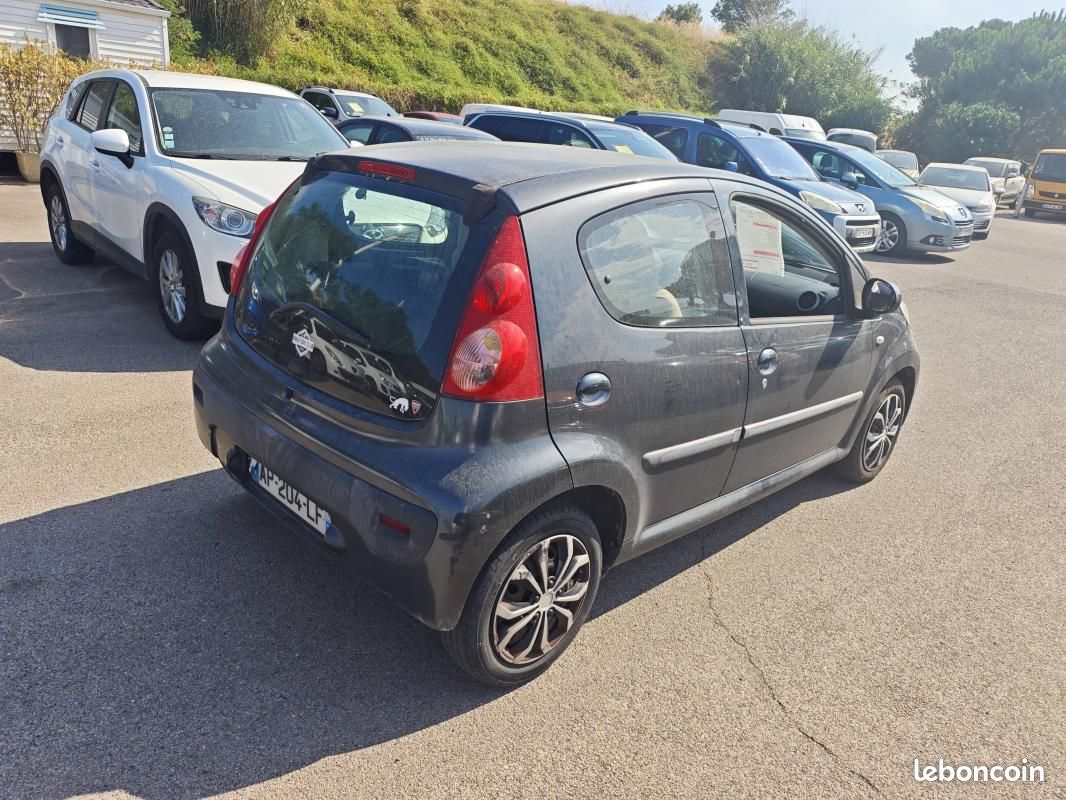 Peugeot 107 1.0 12v Trendy 5p (image 3)