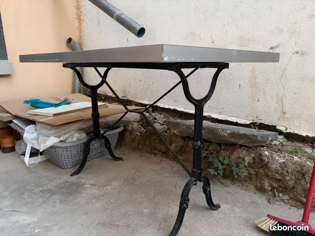 Table (image 3)