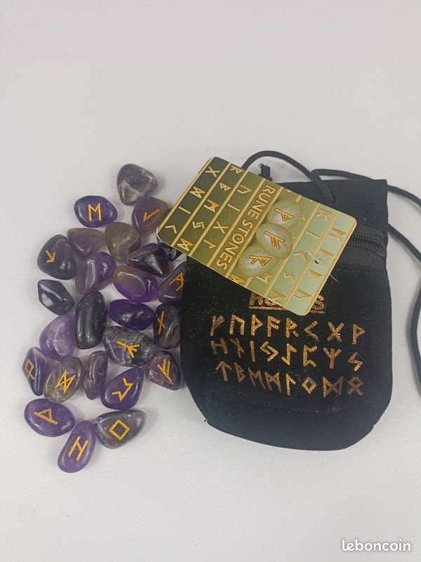 Runes Divinatoires Viking Améthyste - Set 25 Pierres Polies Gravées + Sac - Oracle Futhark