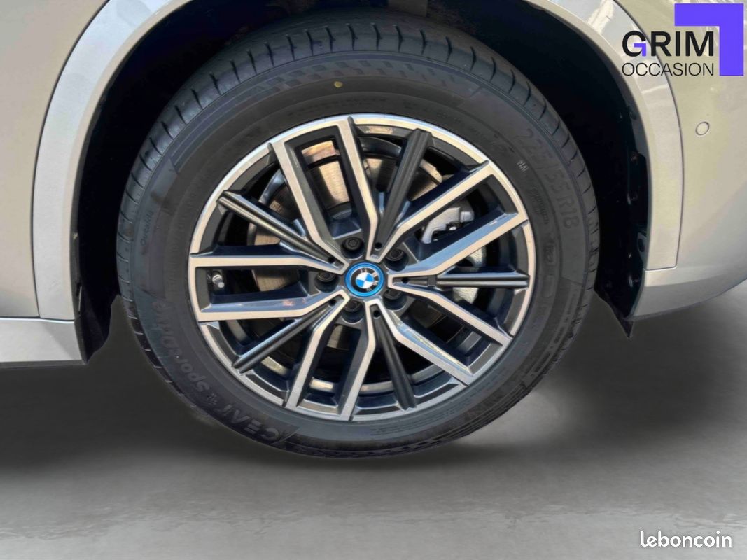 BMW iX1 xDrive30 M Sport (image 16)