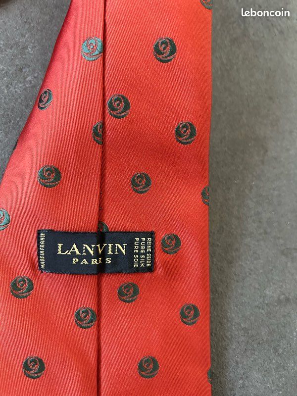Cravate En Soie Lanvin Rouge - Modèle "Belle" - Pour Homme - Occasion