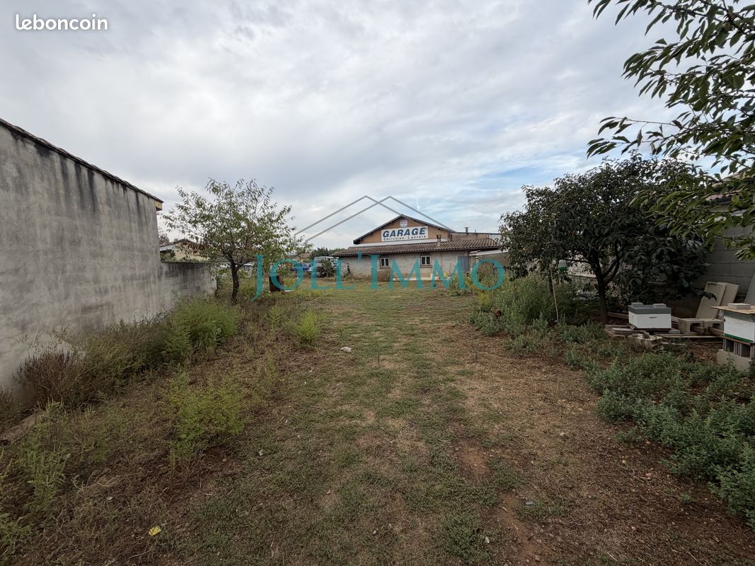 Terrain 926 m² · à Albon · 926 m² · 138 000 €