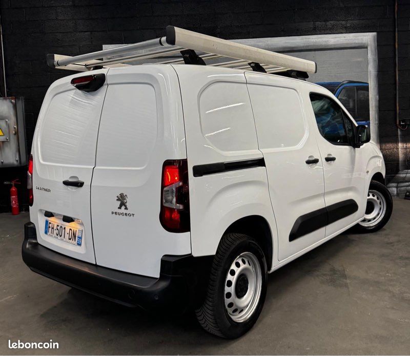 Peugeot Partner 1.6 BlueHDI 100ch Asphalt 06/2019 (image 2)
