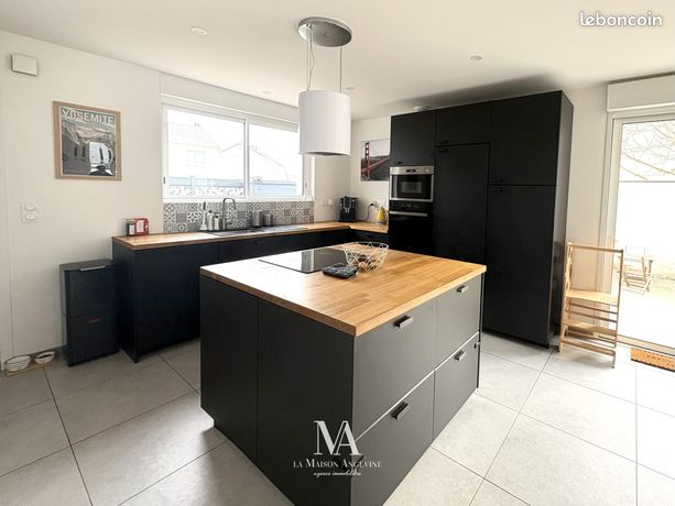 Maison 6 pièces 140 m² — 2