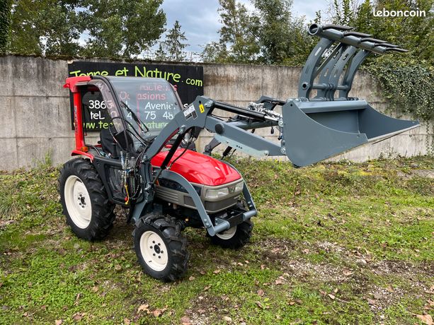 Tracteur 4 Roues Motrices Avec Chargeur Occasion