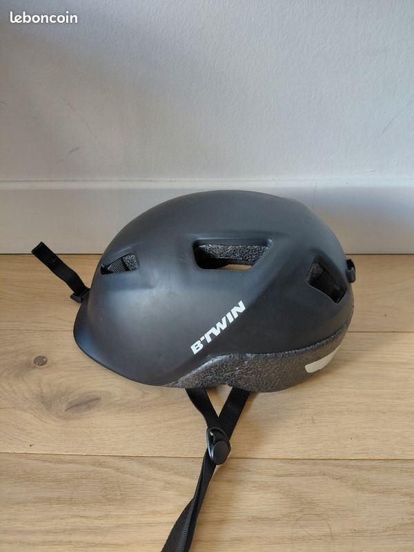 Casque vélo noir (image 1)