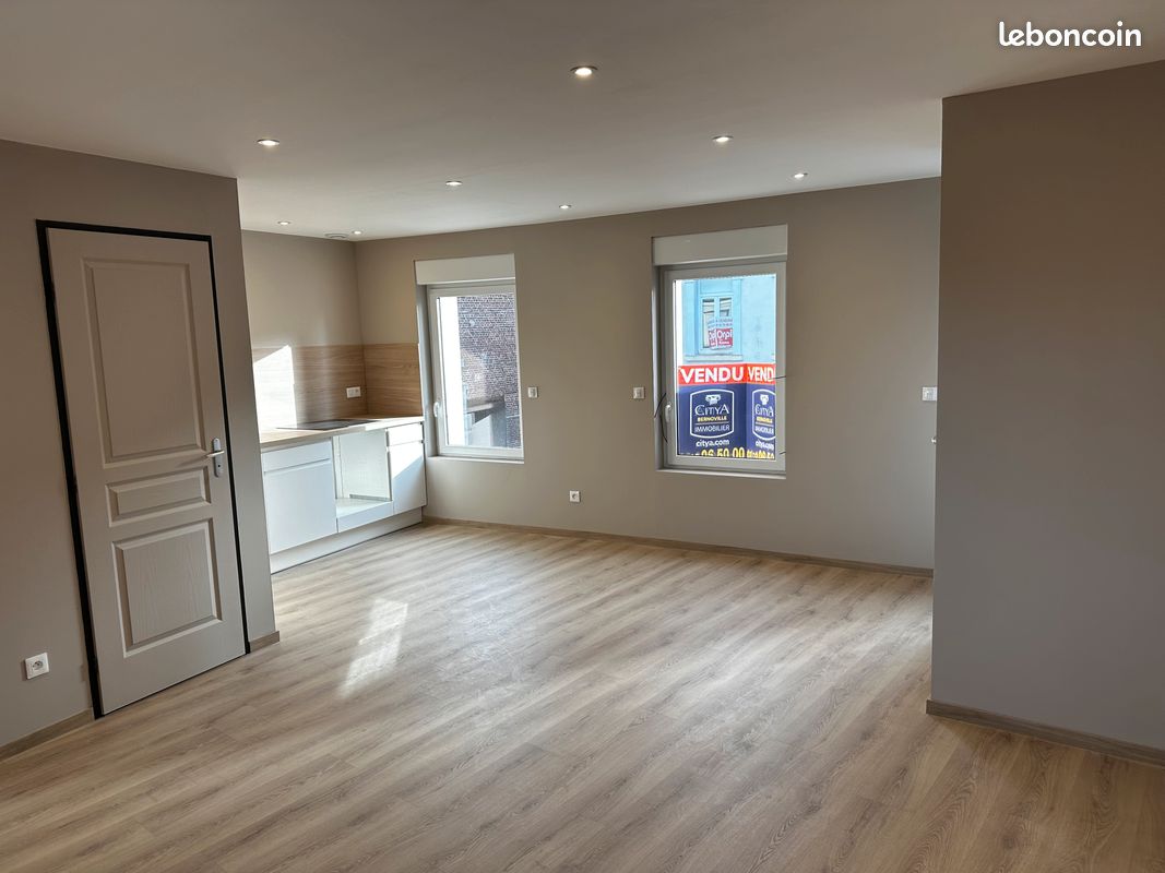 Local commercial 8 pièces 111 m² · à Saint-Quentin · 111 m² · 142 000 €