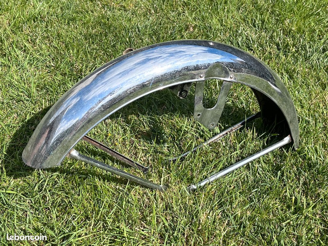 Garde boue avant Honda (image 1)