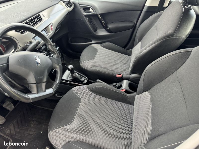 Citroen C3 1.2 PURETECH EXCLUSIVE (image 4)