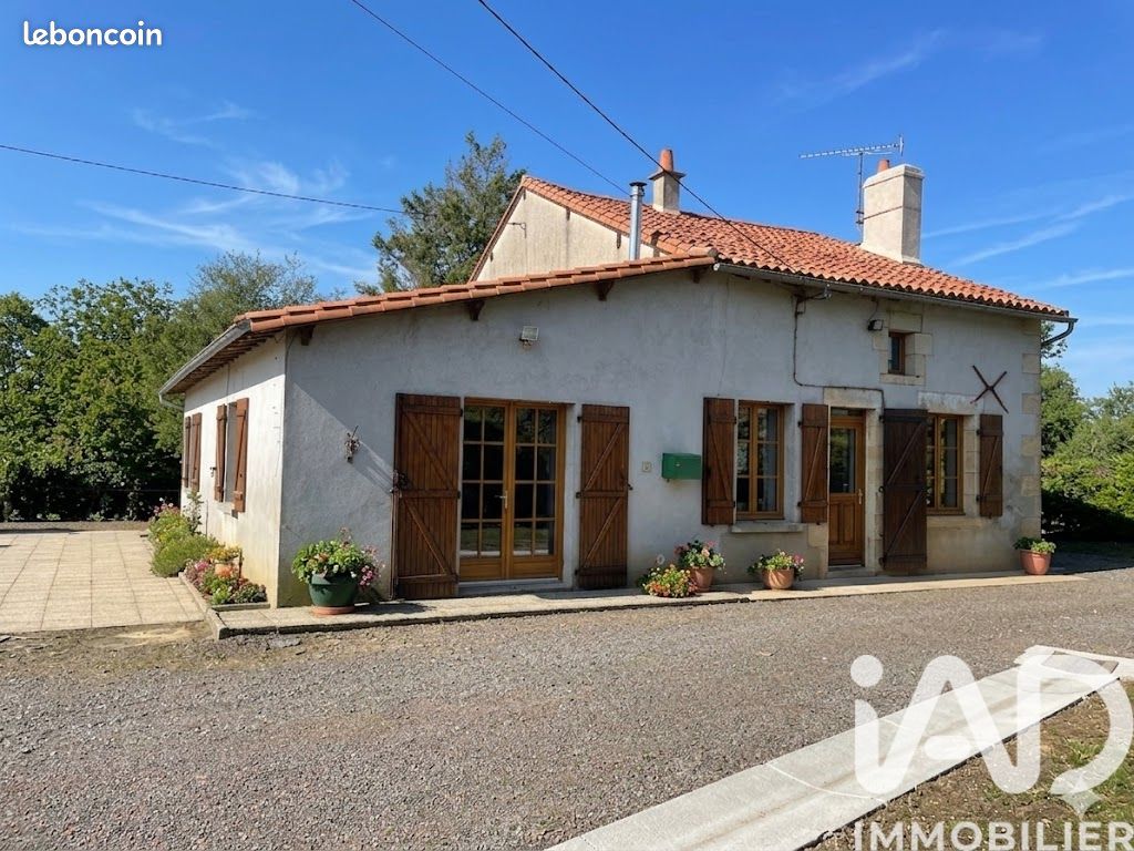 Maison 6 pièces 104 m² · à Lathus-Saint-Rémy · 104 m² · 95 000 €