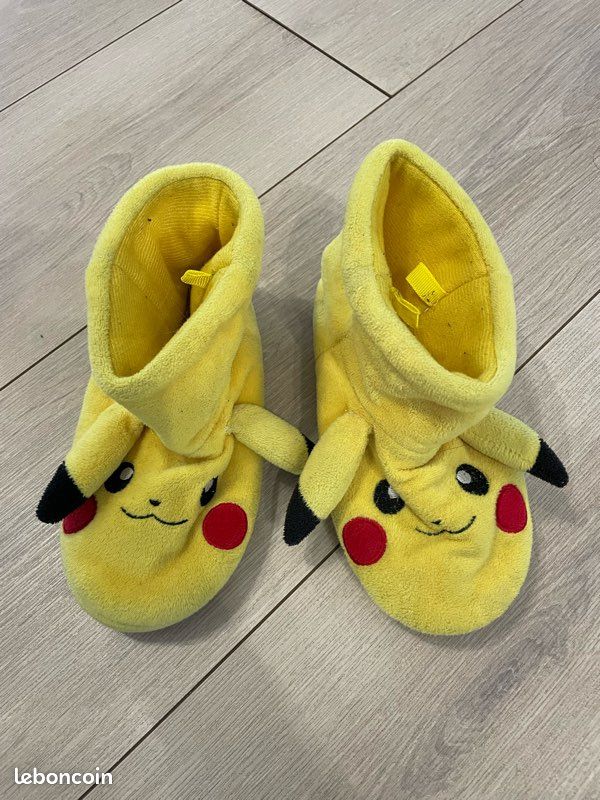 Chaussons Pokémon Pikachu Taille Unique 38-42 - Pantoufles Antidérapantes, Neuves