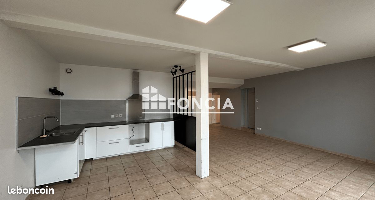 Appartement 3 pièces 80 m² · à Assieu · 80 m² · 686 €/mois