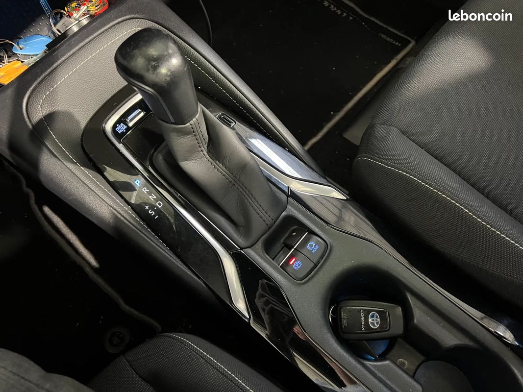 TOYOTA Corolla Touring Sport 2.0 Hybrid 184ch Design - TOIT OUVRANT - ENTRETIEN COMPLET TOYOTA (image 27)