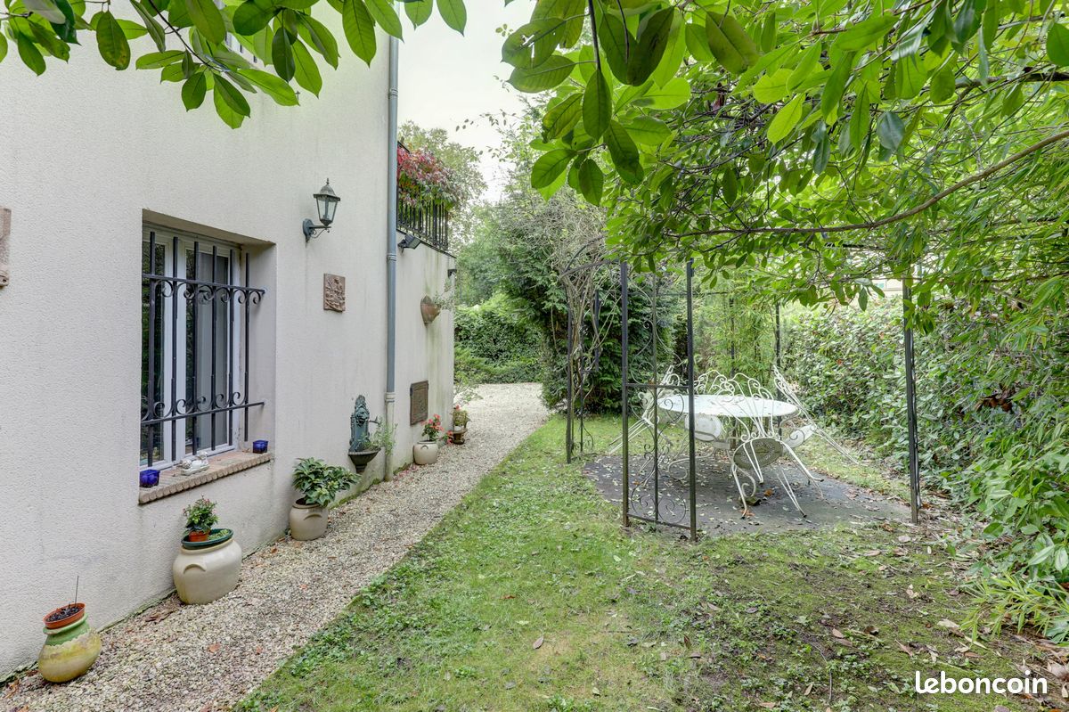 Maison 5 pièces 154 m² · à Vichy · 154 m² · 379 000 €