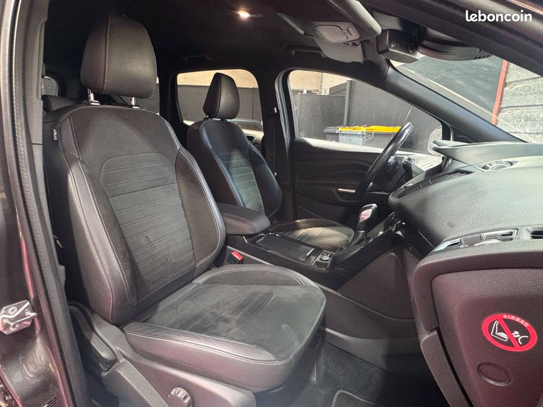 FORD KUGA 2.0 TDCi 180cv 4x4 Powershift ST-Line / CarPlay / Hayon Électrique / Caméra de Recul (image 50)