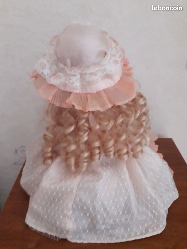 Poupée en porcelaine (image 6)