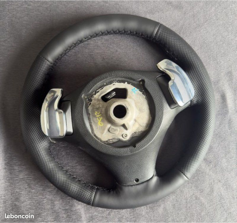 Volant BMW PACK m LCI E90 E91 E92 E93 E87 E82 (image 2)