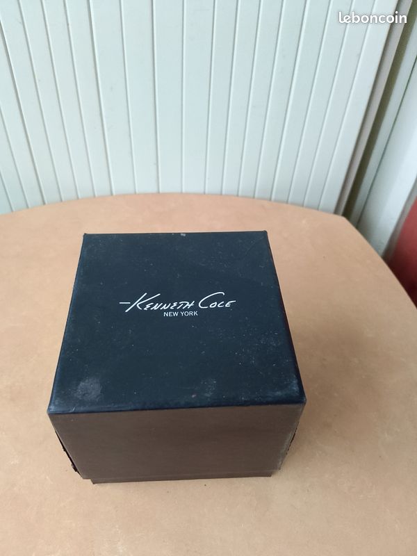 Pull Homme Kenneth Cole Reaction Col V Bleu à Motifs - Taille XL - Neuf Avec étiquettes
