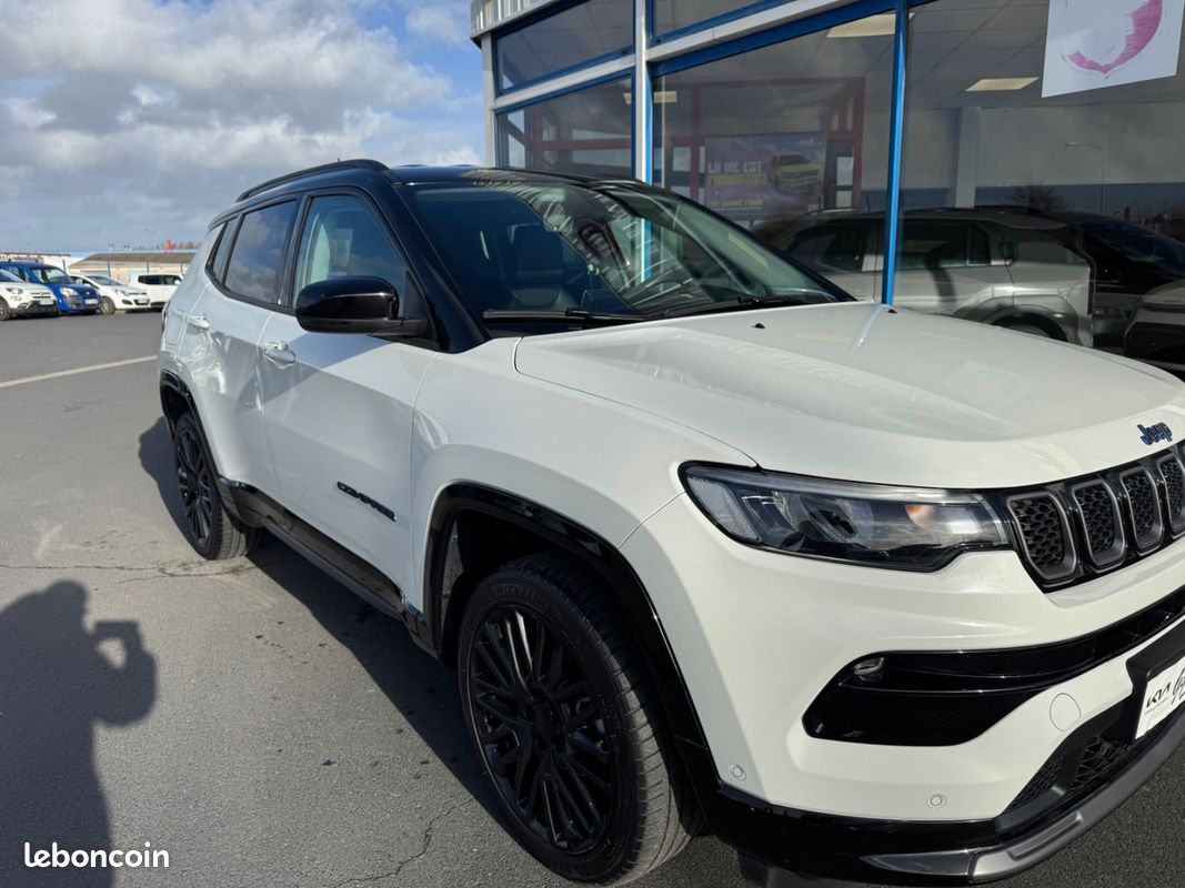 Jeep COMPASS S PHEV 240 CH 4XE S Plug-In Hybrid 4Xe (image 1)