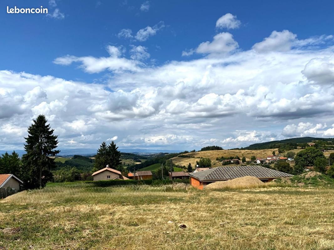 Terrain 830 m² Violay · 79 000 €