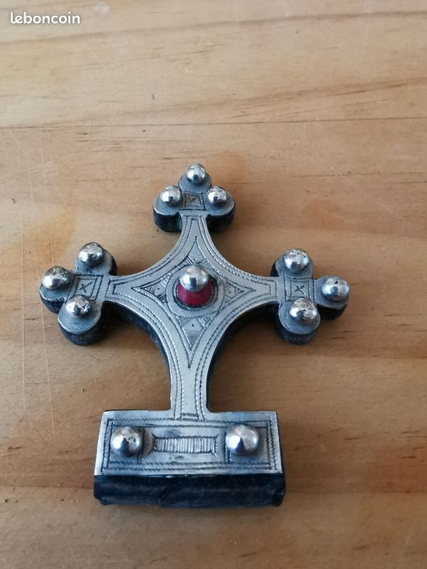 Croix Provençale En Argent Vieilli - Métaux Précieux - Neuf Sans Emballage