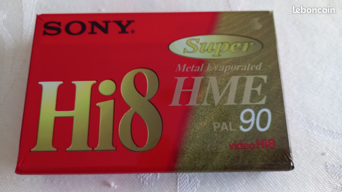 Lot de cassettes vidéo K7 de caméscope Sony E30 et Euro Vidéo E180 sous